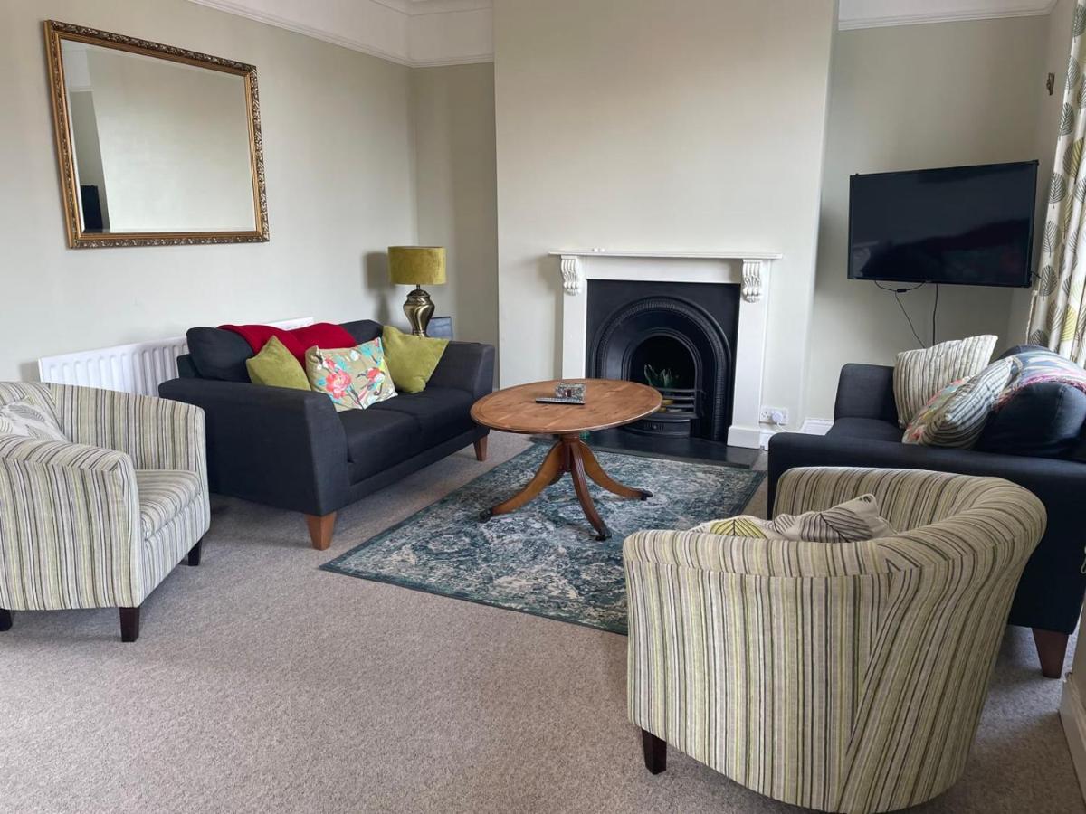 Spacious 4-Bed Beach Retreat For Families Steps From The Shore In Pevensey Bay Exterior foto
