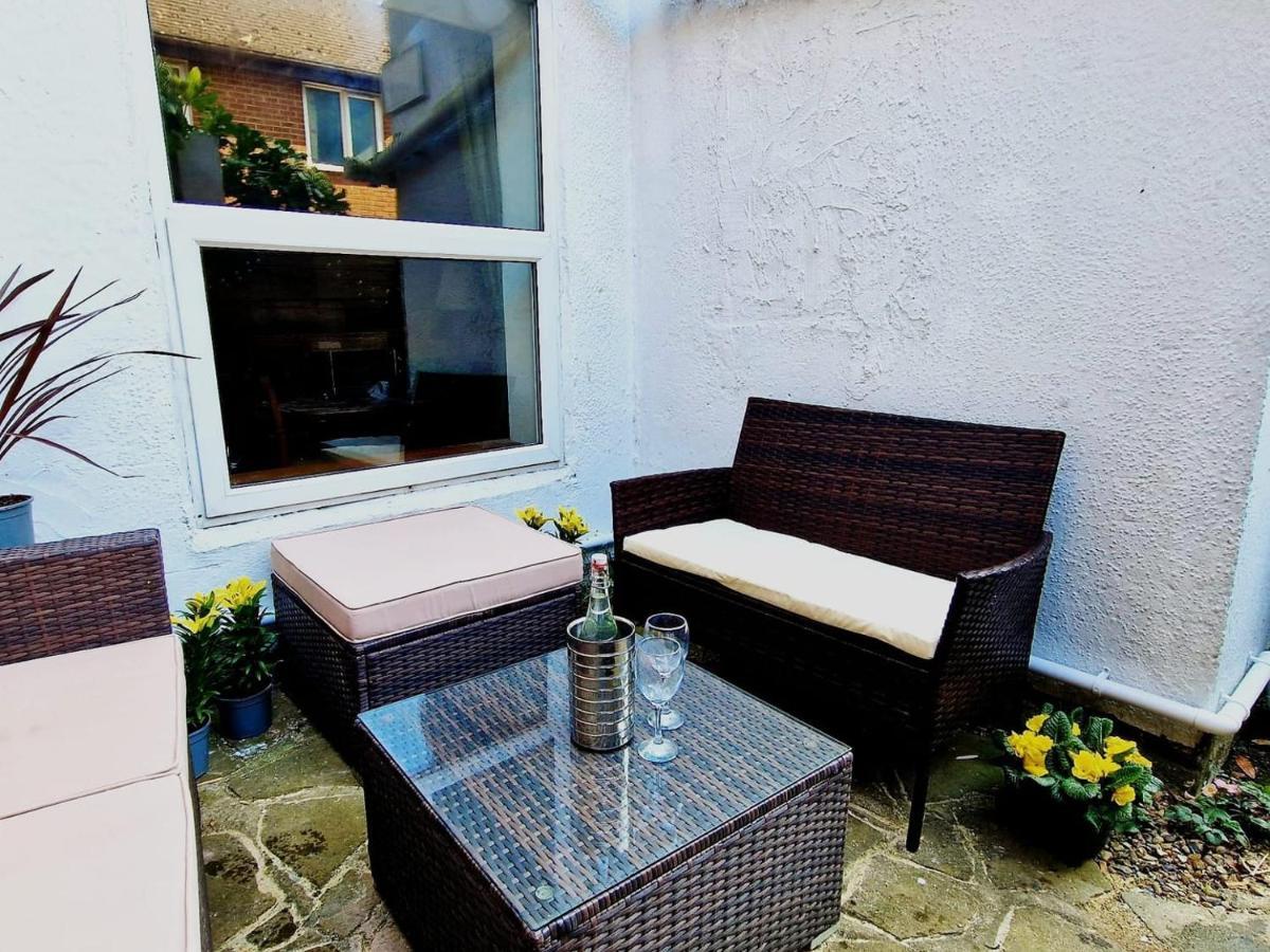 Spacious 4-Bed Beach Retreat For Families Steps From The Shore In Pevensey Bay Exterior foto